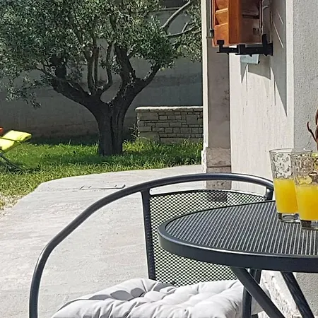Lino Apartment Premantura