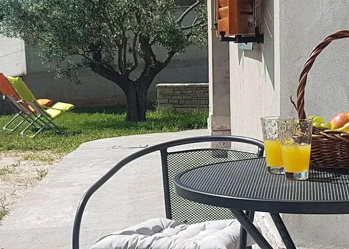 Lino Apartmán Premantura
